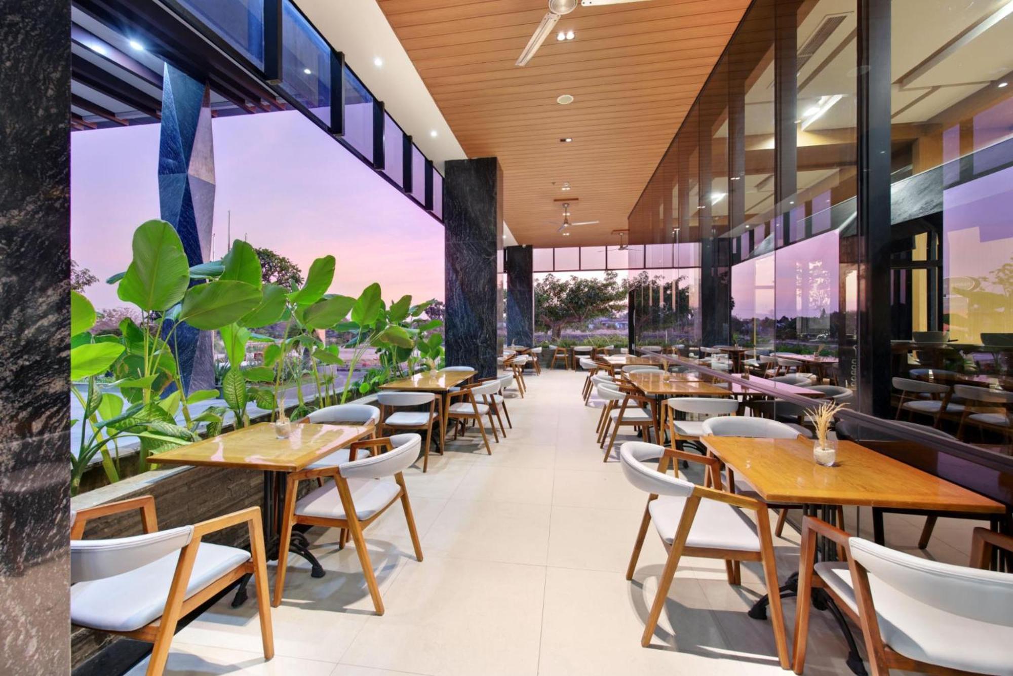 Harper Kupang By Aston Otel Dış mekan fotoğraf